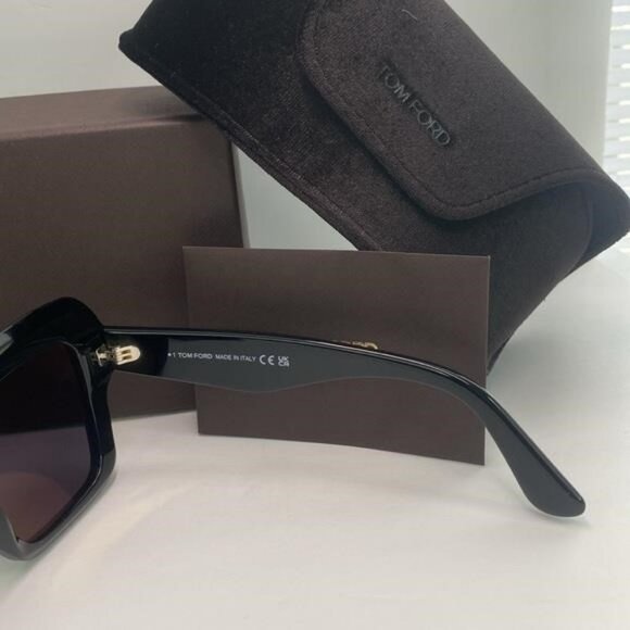 New Authentic Tom Ford Women\'s Black Esme Smoke Square Sunglasses Ft1157 01a 50 main image 4